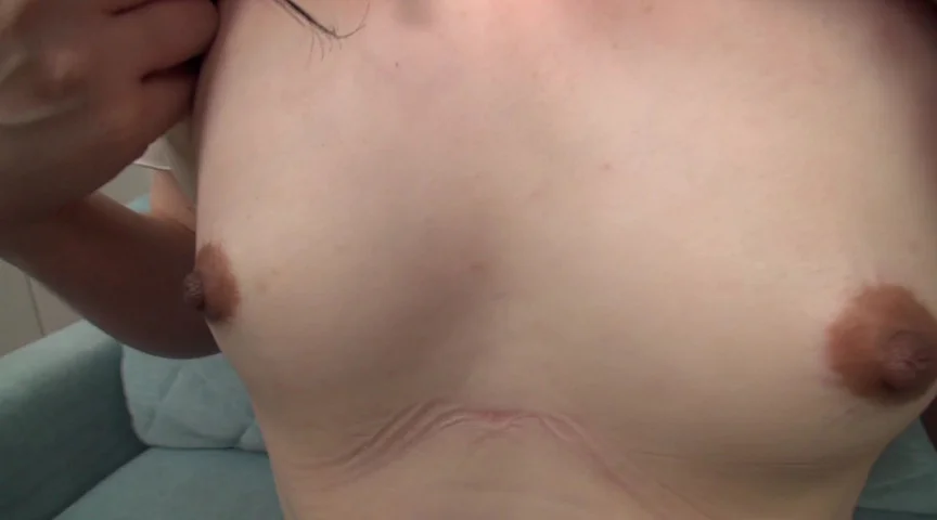 熟女の貧乳乳首観察 横山紗江子-5