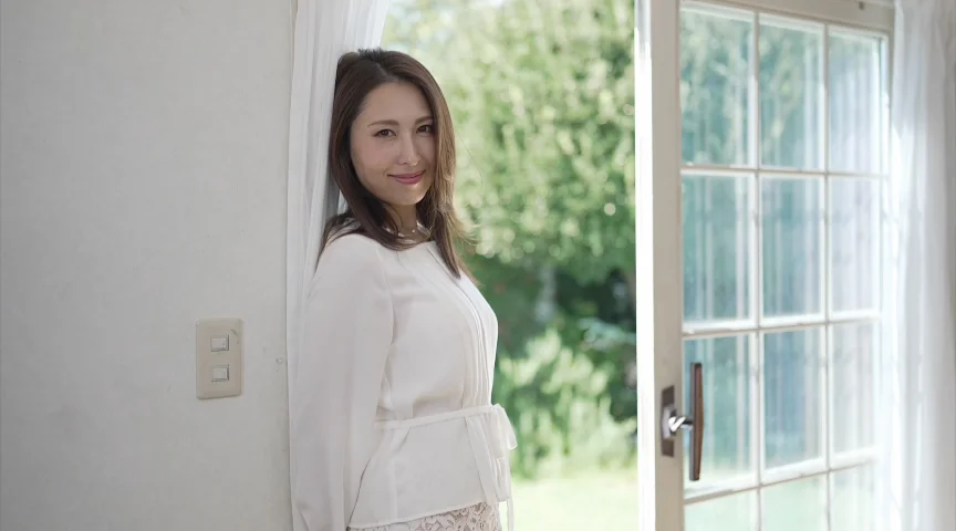 WHITE LOVE 佐田茉莉子-1