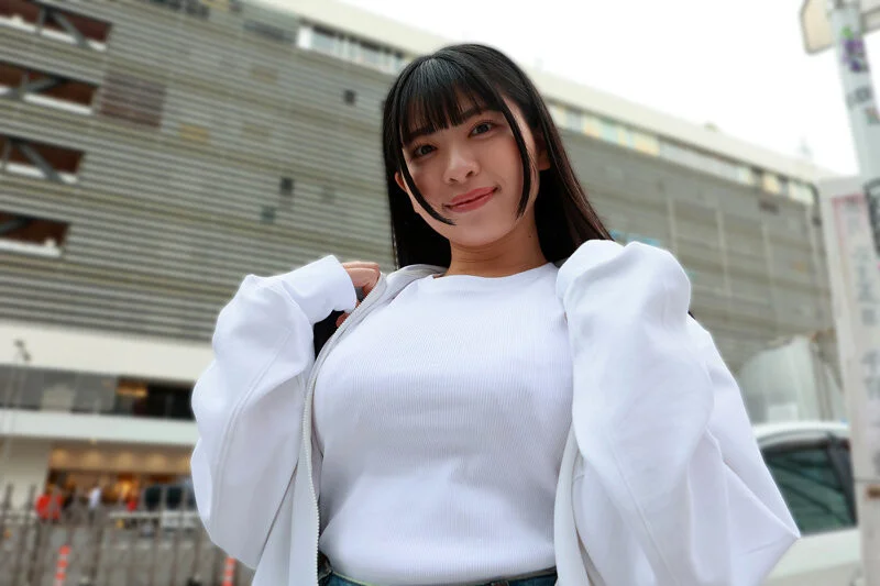 天然爆乳田舎娘のノーブラ東京観光 杏奈ちゃん-1