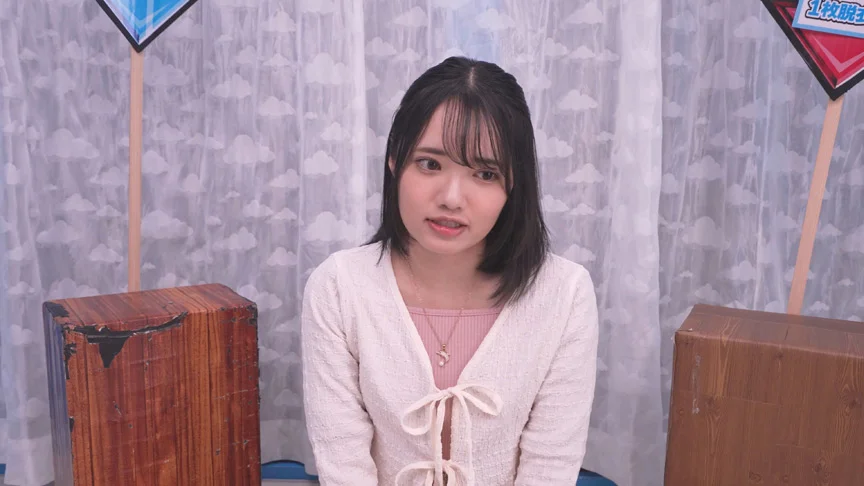 街行く素人娘が脱ぎ脱ぎあっち向いてホイ対決！めい編-1