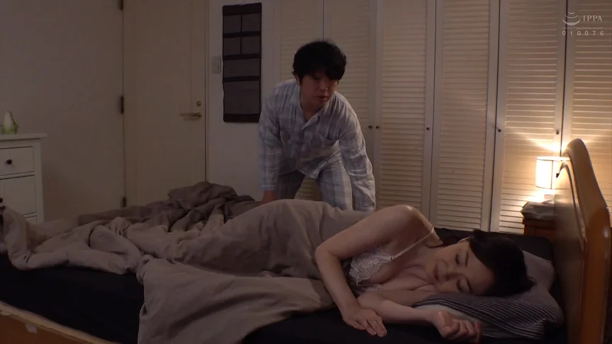 母○中出し 息子に初めて中出しされた母 板垣慶子-1