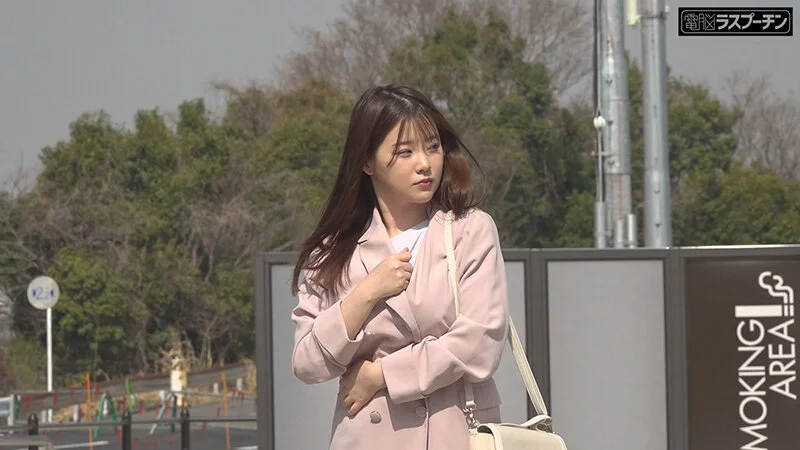 満員電車で吊り革にぶら下げられ両乳首同時開発のすえ無念の発情してしまった巨乳美女3 丸最レア-13