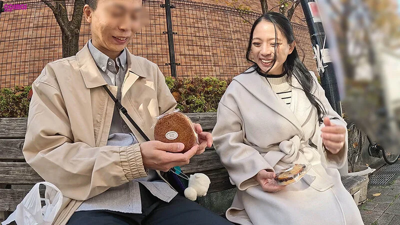 結婚して20年、平凡な生活を送る主婦。最近、年齢を重ねるごとに心が冷めていくのを感じる…もう一度だけ10代の頃のようにキスしただけでドキドキする燃えるようなSEXがしたい。一日限定彼氏と最初で最後の不貞中出しSEX まこさん（42歳） 台東区在住 子供:息子（18歳）-1