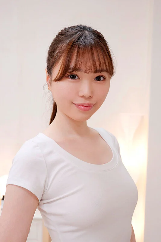 際どい回春マッサージで勃起したチ○ポをマ○コに押し当てパンツ越し挿入で誘う確信犯エステティシャン 挿れたがり巨乳お姉さんの誘惑 （IENF-454）-1