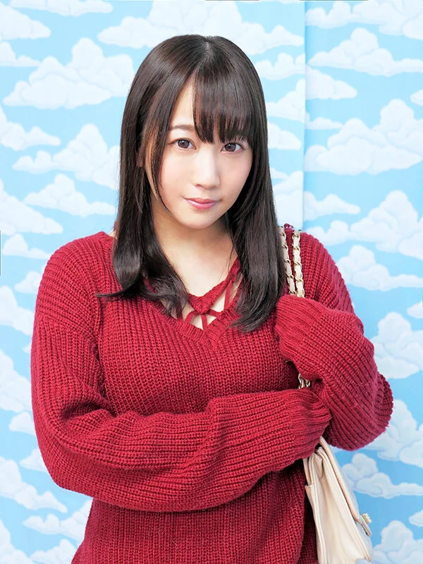 池袋で見つけた心優しい働くお姉さん 童貞くんのオナニーのお手伝いのつもりがセックス練習ってことで素股していてヌルっと入って筆おろし！？ 篠宮ゆり-2