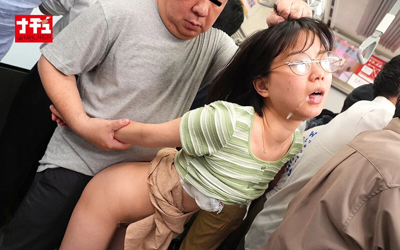 髪わし掴みバックでガン突かれアヘ顔でイキまくるショートカット純粋女子-16