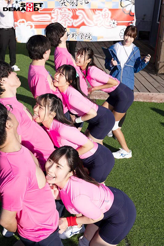 手コキに若き汗を捧げる女子●生たち。私立新中野学院「発射部」-3