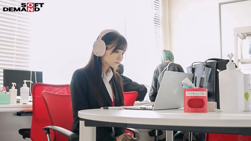 宣伝部 松永あかり 2度目のAV出演 はじめて尽くしの5日間に密着！ こっそり露出 主観フェラ ローションプレイ 玩具オナニー 3P-3
