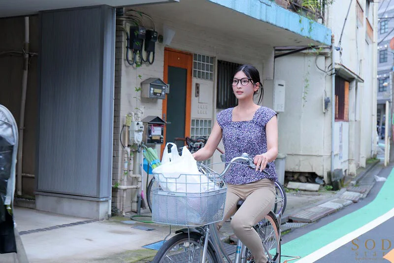 年下の大学生がガチ恋したバニーガールはシンママだった 子育てに追われて散らかったマンションで根暗な僕の暴走した性欲を受け止め中出しさせてくれる若妻 本庄鈴-6