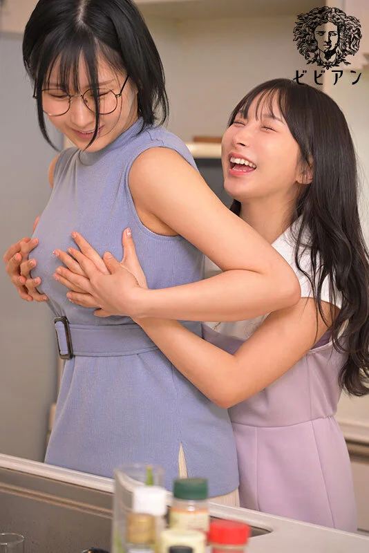 恋愛経験ゼロ。男性が苦手な地味姉にSEXを教える陽キャ妹 初体験の姉妹レズ。 由衣陽菜 由良かな-2