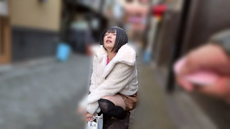恥辱、陵●、とびっこ装着・繁華街デート！32 虹村ゆみ-2