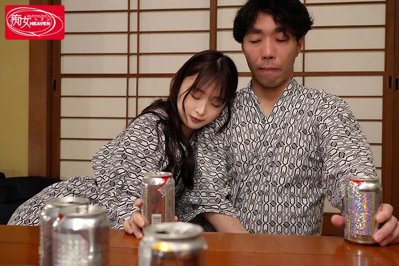 出張先の相部屋で酔ったら淫乱化する後輩社員にハメ潮トルネード騎乗位で12発痴女られたボク 千川とわ-1