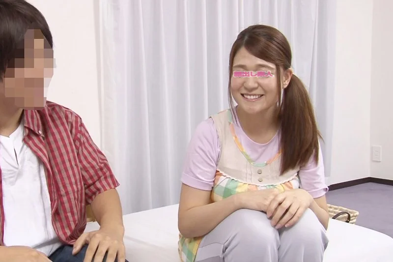 子供が大好き！どんなときでも笑顔あふれる素人の巨乳お姉さん限定！童貞クンの夢である授乳手コキをお願いしたら心優しい新人の幼稚園の先生＆保母さんは大きなおっぱいと母性愛を刺激され筆おろしSEXしてくれるのか！？ ひかり