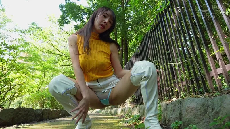 淫乱ブーツ集団交尾 美脚美女とベロキスザーメンSEX 小野坂ゆいか-2