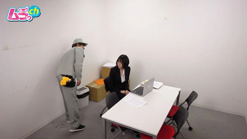ニンゲン観察 清掃員は見た！！こっそり会議室でひとり遠隔バイブでオナニーするド変態OLはアクシデントチ●ポを夢見ていたに違いないのでお望み通り無理矢理ブチ込んであげました。-3