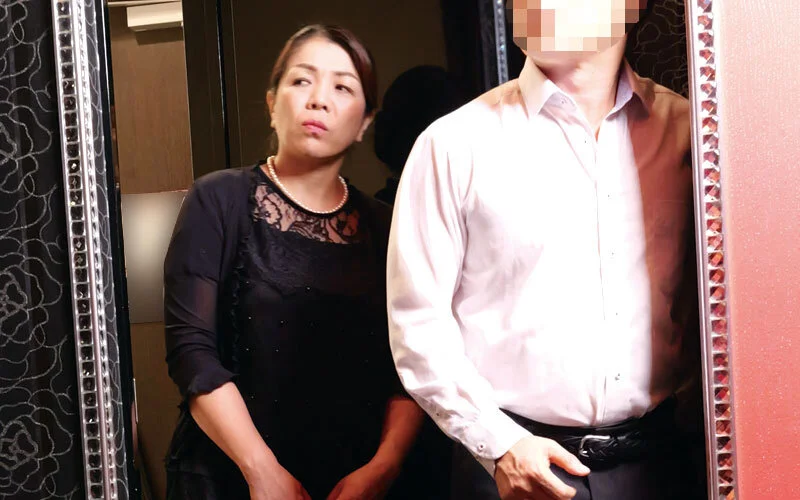 法事帰りに飲み過ぎて…巨乳＆巨尻のえげつないデカ乳輪肉感義母 御子柴美花-7
