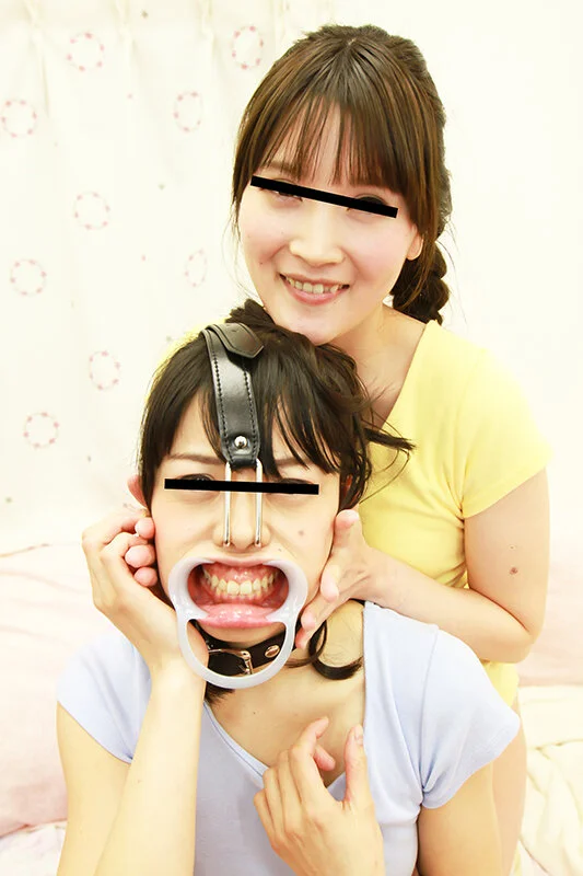 その顔、反則。ぶっ飛んだフェイス。歪み思想なビアンたち。-11