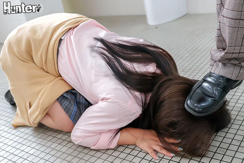 ボッチがビッチに下剋上 言いなりスプレーでムカつく女子たちを完全支配！-5