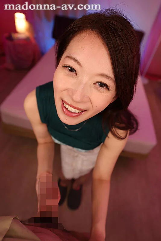 【VR】初VR三雲彩葉 年の差マッチングアプリで出逢った美人妻・彩葉さんを 僕の若さと勢いで肉欲の虜にしてやろうと思ったら 逆にイカされまくり彼女との貪欲ナマ中SEXに沼ってしまった 超高画質8K-4