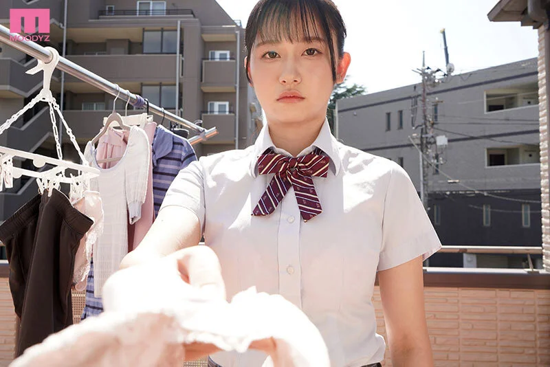 「巨乳好きで妹のJカップブラをオカズにシコってるとか…お兄ちゃんキモすぎ。」と罵倒しながらもジト目パイズリでヌイてくれる最高の妹 三木環奈-1
