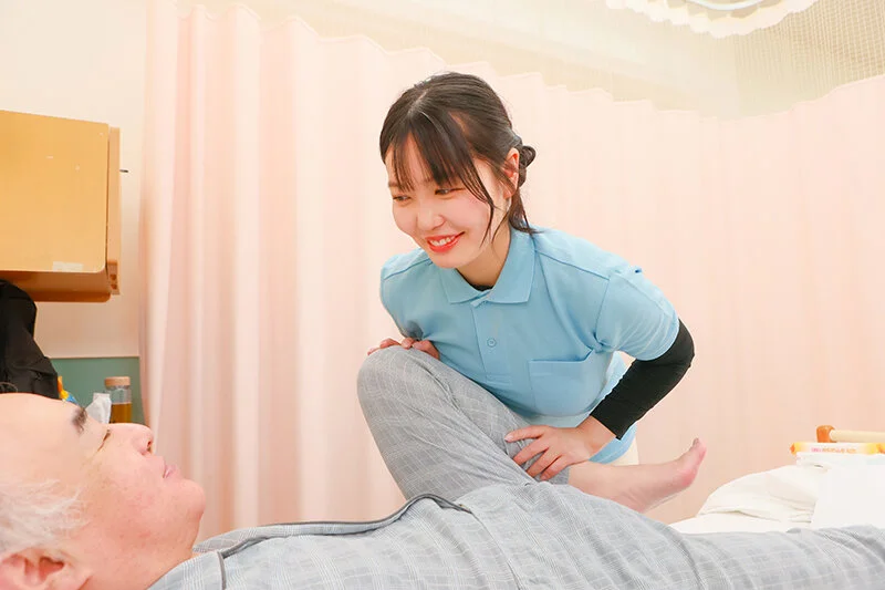 尿もれ改善トレーニング中に美人理学療法士がおっぱいを押しつけてくるので勃起が止まらない（9）-7