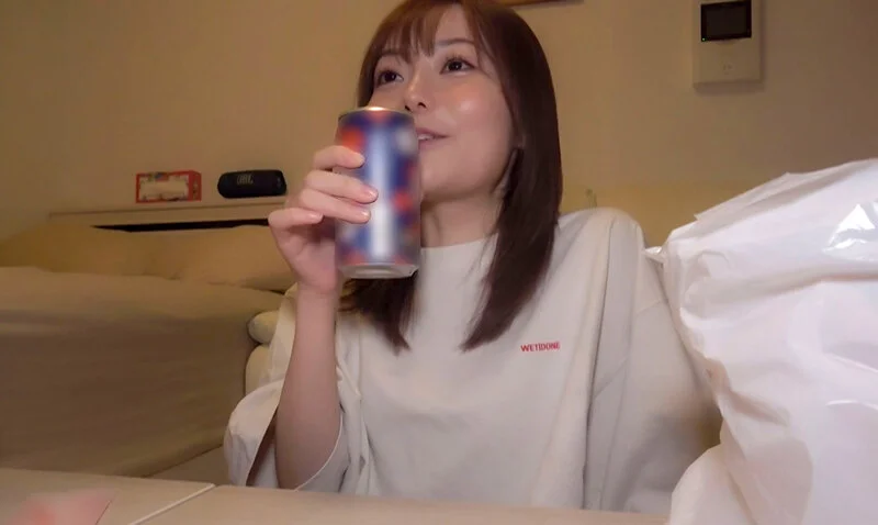 中出し部屋呑みドキュメント こんなに美人に中出しいいんですか？ 香坂たえ-10