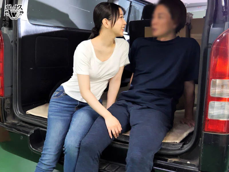 カーセックスが好きな人妻は荷物を届けて性欲を満たすフェラチオ上手なペロフェッショナル宅配ドライバー 深月香苗-11
