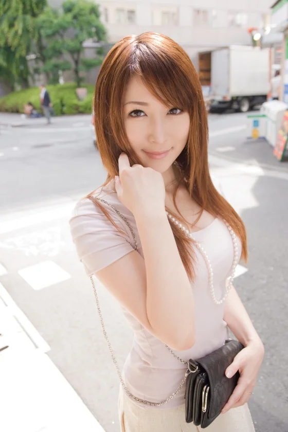 ため息が出るほど美しい人妻たちが路上でナンパされたくらいで中出しまで…。 4時間-2