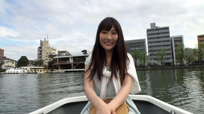【シリーズ最高傑作】乳首でビックビク感じる美人妻と・・・ おじさんぽ 09 AVよりエロいエッチ見たくない？ニヤケちゃうほど可愛い若妻と下町探索お散歩デート。おじさんに足を絡めて中出しさせる奥さんの敏感反応がヤバい！ 小峰みこ-1