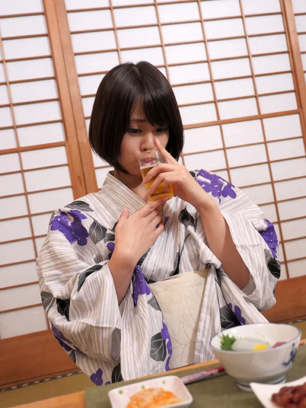 中出し人妻不倫旅行 紗藤まゆ-3