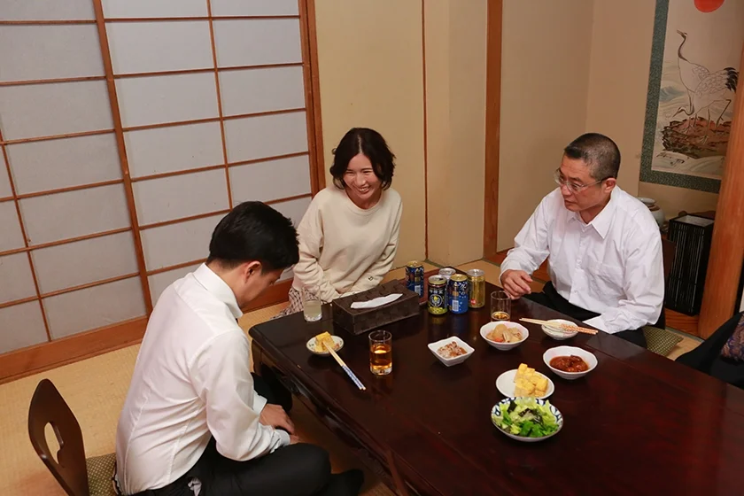 欲求不満の妻をデカチンの部下と2人きりにしてみたら豪華版(4)-4