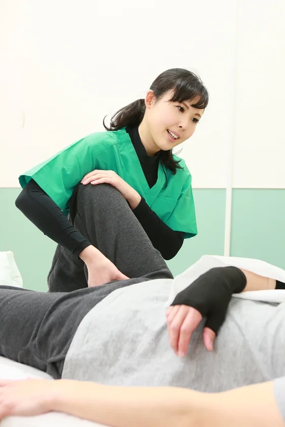 リハビリでお世話になっている理学療法士の女性がかわいいのでヤリたい(4)-1