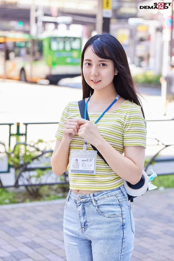 制作部入社2年目 アシスタントディレクター 森川ちゃん 妹がよく来る本人自宅にガチ潜入！いつも生活してるリビングで！ベッドで！いっぱいSEX撮らせてもらいました！ 森川玉緒-1