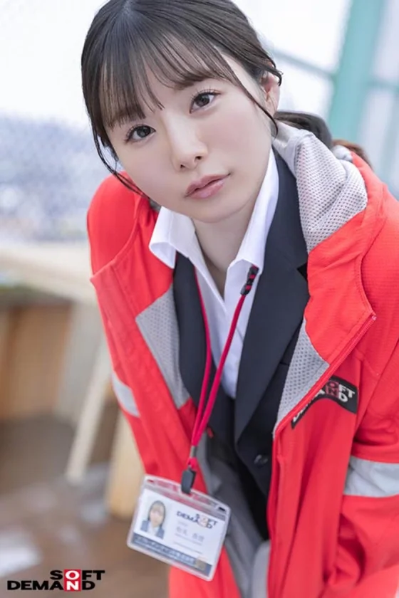 営業部中途2年目松丸香澄(27) AV承諾出演(デビュー)！！業務を抜け出しイキまくり 会社で公開SEX-1