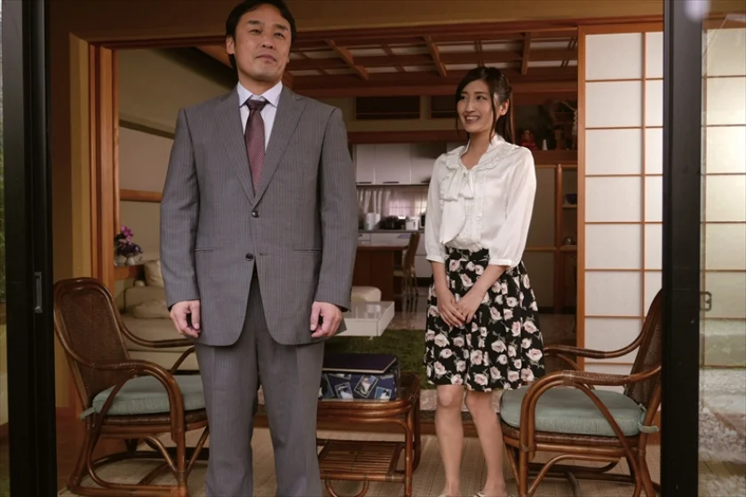 SODロマンス×本物人妻レーベル もう一度、女として私を見て… ～快楽を求める人妻の不貞淫欲物語～ 榎本美咲-1