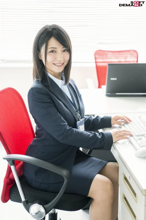 SOD女子社員 宣伝部中途入社 1年目 綾瀬麻衣子 46歳 AV出演！-2