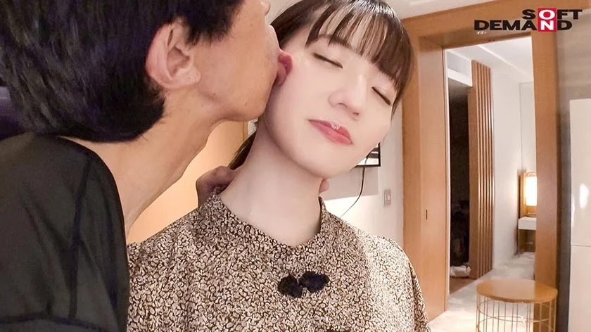 色白Fカップ声優学生。顔面から脇の下、足の指まで余すことなく舐めつくした合計2日間 小花のん-6