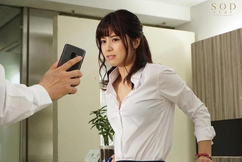 テレワーク在宅勤務中の誰もいない会社のオフィスに彼氏持ち美人部下と二人きり…9時出勤から17時定時、更に残業してまでず～っとハメっぱなし勤務。締切を忘れるほどに何度も絶頂イキ狂い続けた！ 朝比奈ななせ-12