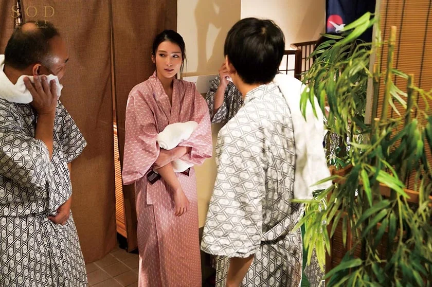 混浴社員旅行NTR 温泉好きな会社の先輩たちと、貸切家族風呂に行ったら僕の妻が滅茶苦茶にされてしまいました…。 本庄鈴-2