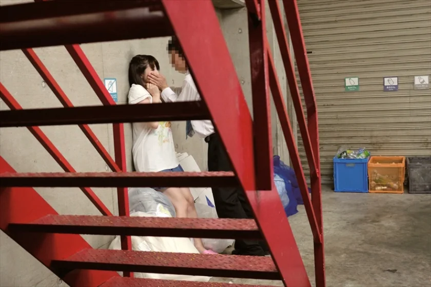 朝ゴミ出しする近所のノーブラ奥さんとやっちゃった俺 7 あやね遥菜 日比乃さとみ かなで自由-8