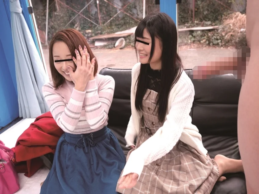 マジックミラー号 友達同士の女の子がシェアチ○ポWフェラチオ体験-1