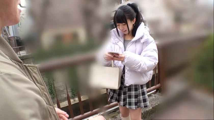 自撮りしてそうな美少女にチョコを渡したら、漫画アシスタントを持ち帰り成功！ ルックスのギャップがドM変態少女に大変身で、最高なセックスにありつけたww マジ軟派、初撮。 2318-1