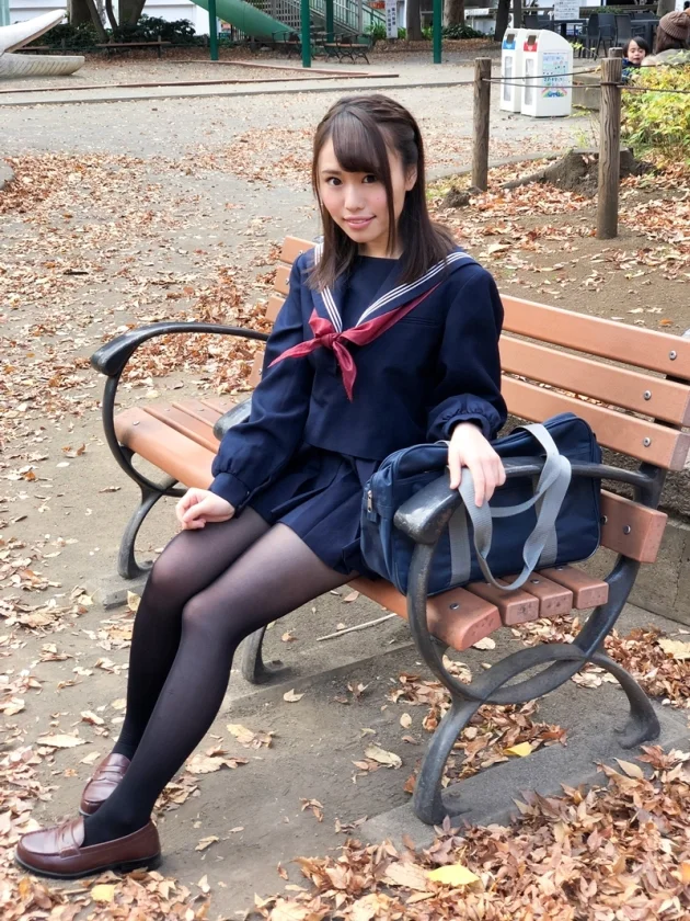 神パンスト 森下美怜 人妻や母、働く制服OL等やらしい熟女の美脚を包んだ生ナマしいパンストを完全着衣でムレた足裏からつま先を味わい尽くす！オナニーや顔騎や足コキ、時には中出し時にはお尻にコスってぶっかけとやりたい放題！発情させられた女の変態絶頂プレイを楽しむフェチAV-1