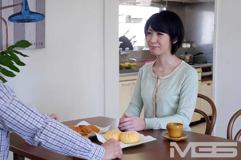 兄貴の嫁はセックスレス、僕の帰省中にカラダが疼き一線を越えてしまった･･･。 本庄瞳 36歳-5