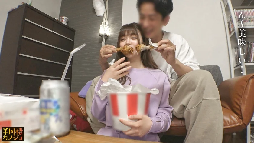 【恵まれたどエロ肉体】でか尻G乳彼女と、部屋着すっぴん姿で貪り合う。僕にしか絶対見せない笑顔、メス顔、イキ顔…。至近距離で眺める下着姿筋トレ。おっきくて綺麗なおっぱいとお尻をオイルでテカらせて弄るマッサージ。唾液たっぷり裏筋責めフェラで果てる夜から、寝汗で少し蒸れてる脇・胸を愛撫し、寝起きま●こをゴム無しでハメまくる朝。秘密のカップルハメ撮り投稿【半同棲カノジョ】-2