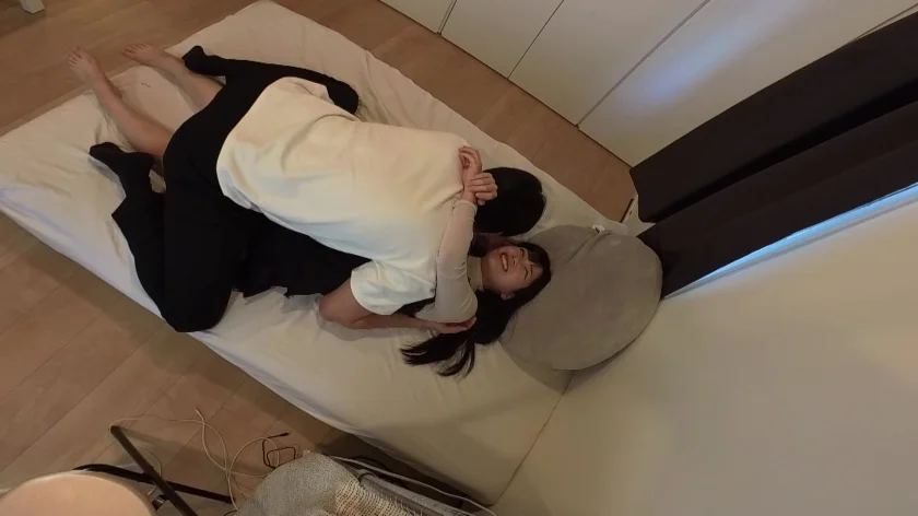 【盗撮】付き合って8ヶ月の彼女・あい(19)とのラブラブSEXを完全記録！ ロング黒髪の巨乳美少女が彼氏との甘々プレイで本気モード♪-4