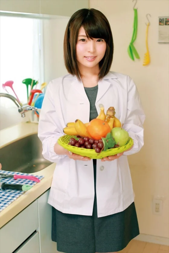 とってもかわいい栄養士のみなさん！裸エプロン一枚で、童貞君の筆おろししてもらえませんか？手料理をあーん、濃厚ベロチュー、ぷるるんおっぱい授乳、優しい年下ママにたくさん甘えて、ママのアソコに生中出し！-2
