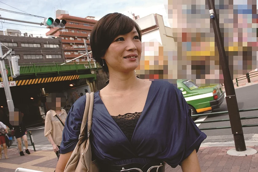 商店街で見かける〝ごく普通″のおばさんが…。今日に限ってナンパされ、中出しまで！想定外の受精SEXに燃え上がる地味熟女 厳選12人4時間SP-3