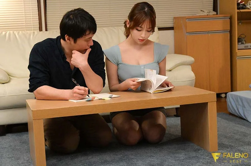 香港人・絵麗奈【初ドラマ】広東語講師の胸チラ無自覚誘惑に耐え切れず僕たちは言葉の壁を越えた-2