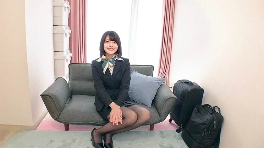 大手航空会社勤務の現職キャビンアテンダントさん！「女性経験ゼロ草食系男子のお悩み聞いてくれませんか？」黒パンスト美脚を目の前にフル勃起した童貞ち○ぽにフライト帰りでムラムラしてるCAさんが赤面発情！自らまたがり腰振りガニ股騎乗位筆おろし！？連続中出しTAKEOFF ゆのさん ちゆさん-1